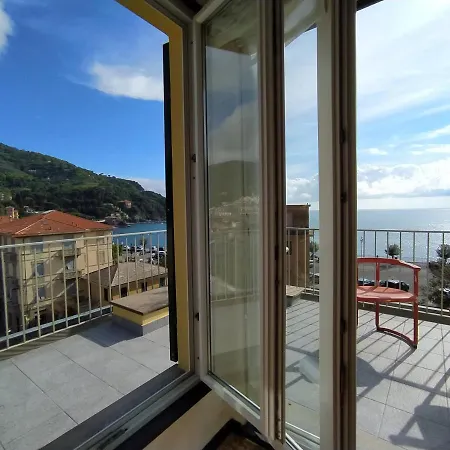 Appartamento Monia House Sea View