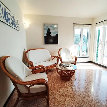 Monia House Sea View *