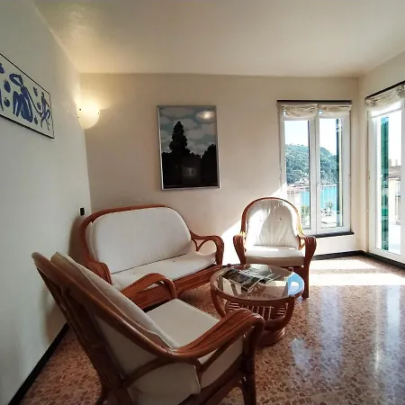 Monia House Sea View *