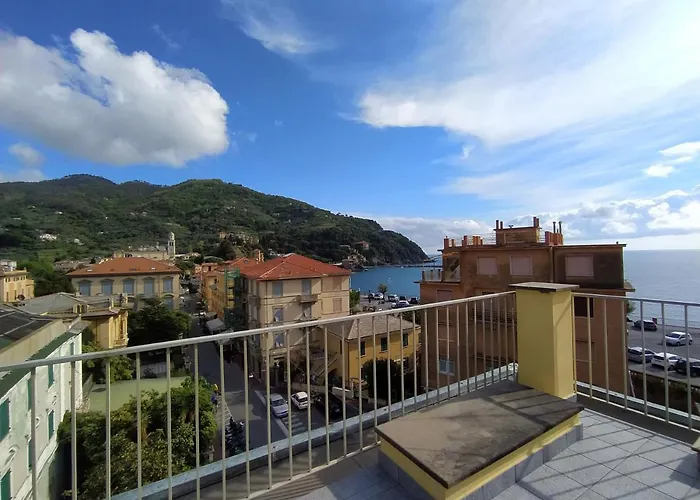 Monia House Sea View شقة