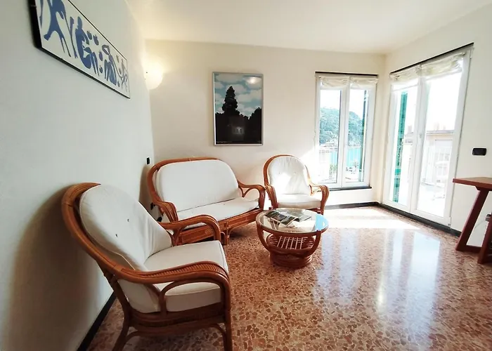 Monia House Sea View *