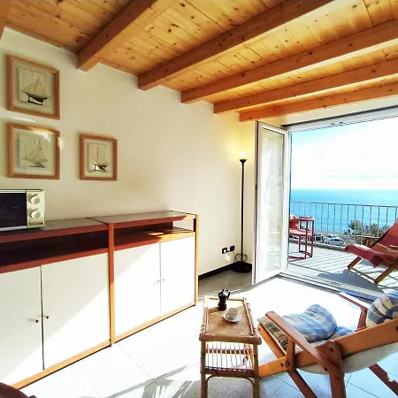 Monia House Sea View ليفانتو