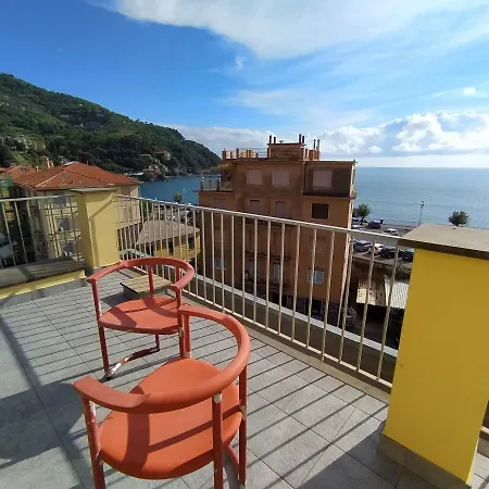 شقة Monia House Sea View