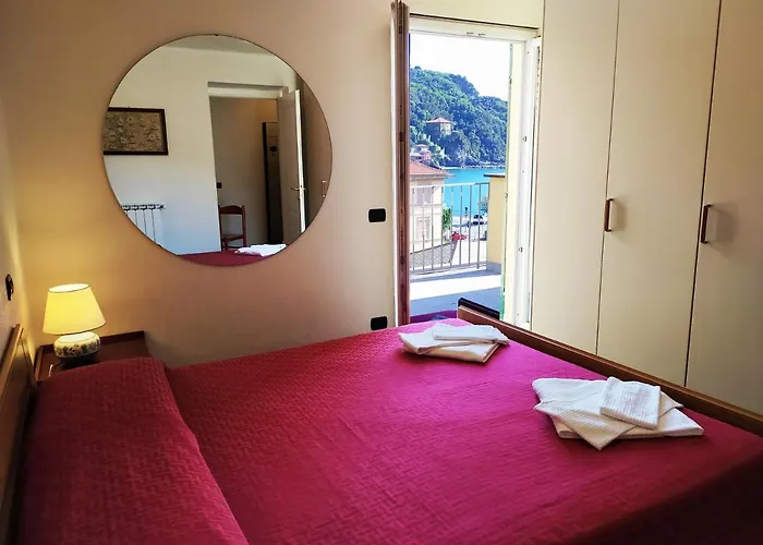 Monia House Sea View 레반토