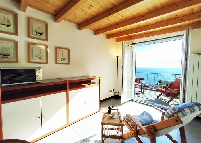 Monia House Sea View 레반토