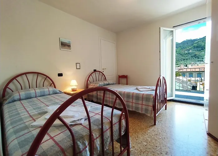 Monia House Sea View 레반토